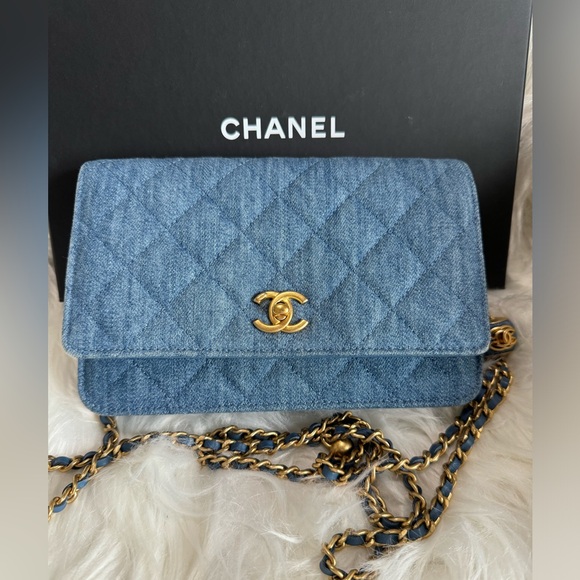 Chanel Denim Pearl Crush WOC - Picture 4 of 16